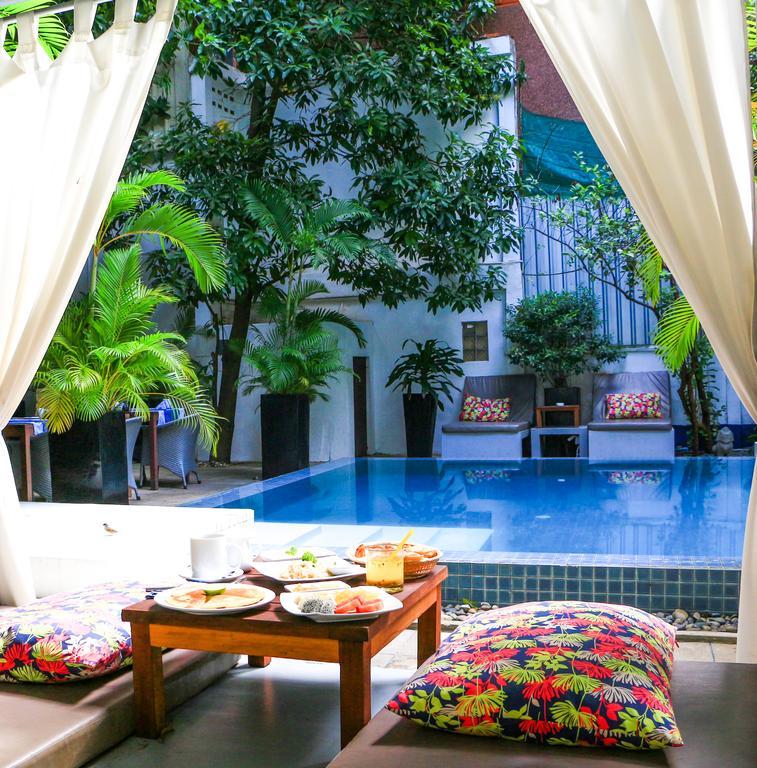 Blue Lime Phnom Penh Hotel Exterior foto