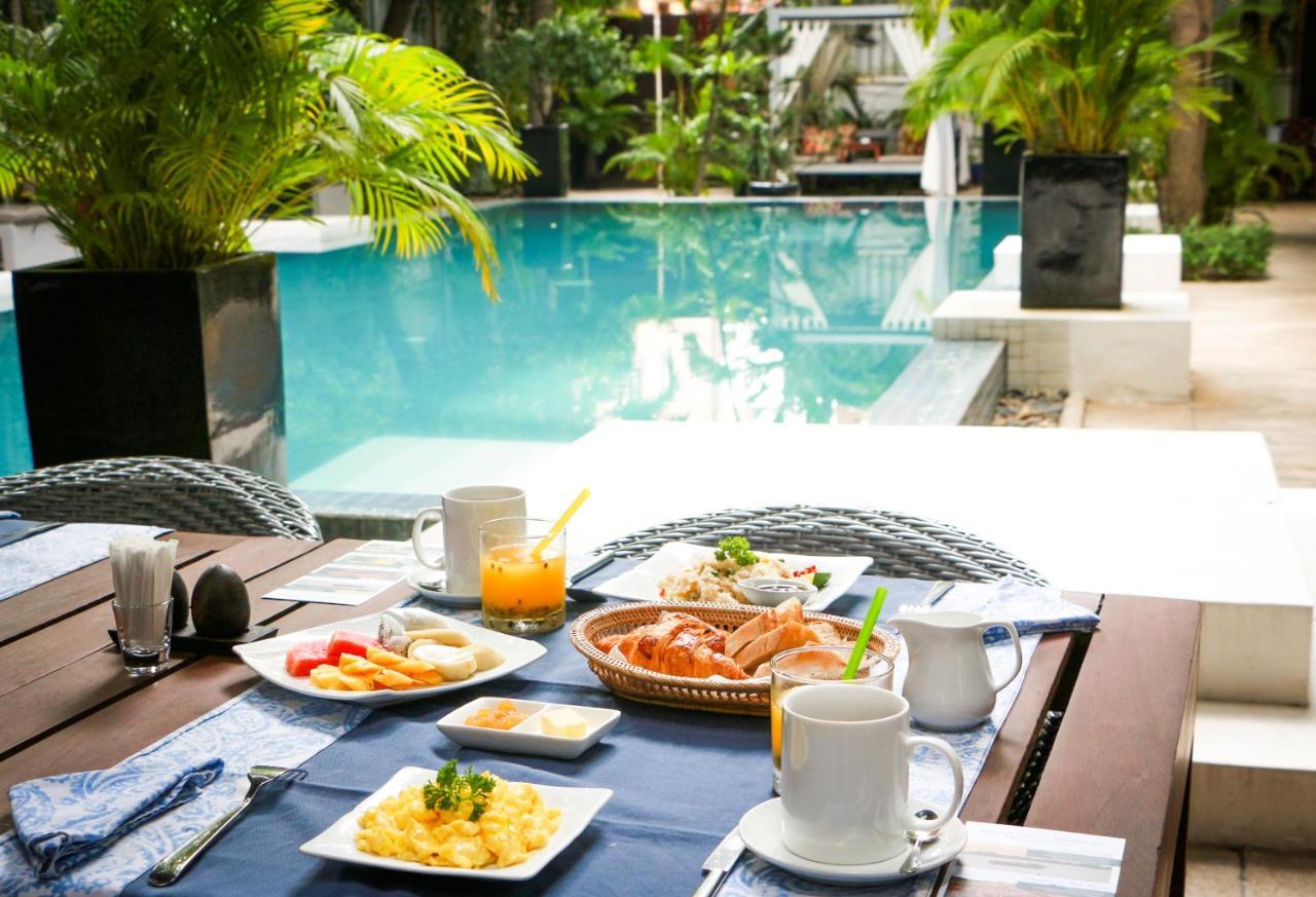 Blue Lime Phnom Penh Hotel Exterior foto